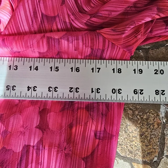 Vintage Umba for Parnes Feinstein Pink Floral Iconic 70s Dress, Size Medium - Picture 13 of 14